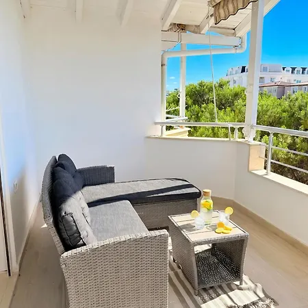 Lägenhet Sea Breeze With Balcony